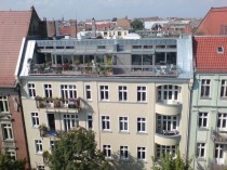 Dachterrasse in städtischer Umgebung
